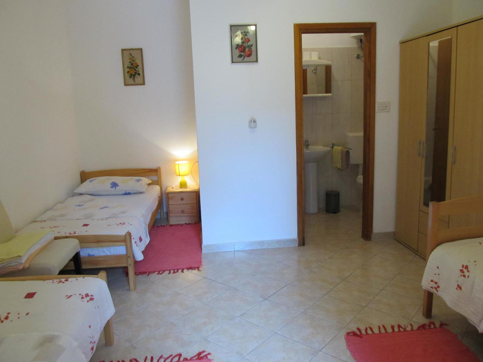 Apartments Vesna With Pool - New! Sveti Lovreč Pazenatički Rom bilde